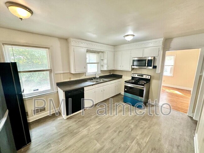 Building Photo - 3727 Maybank St