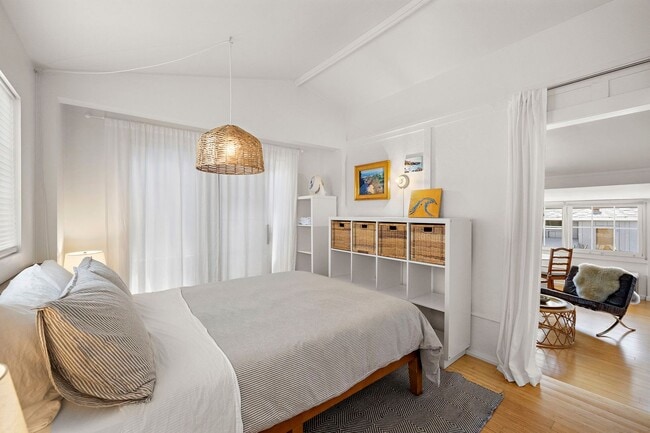 Building Photo - Woods Cove Furnished Cottage