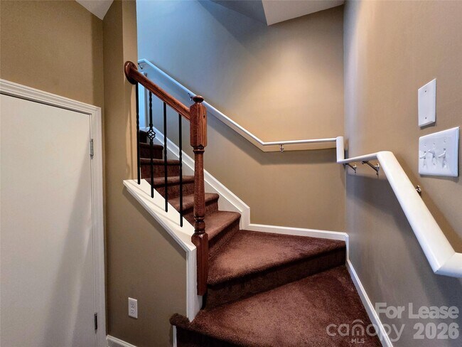 Building Photo - 1114 Drayton Ct