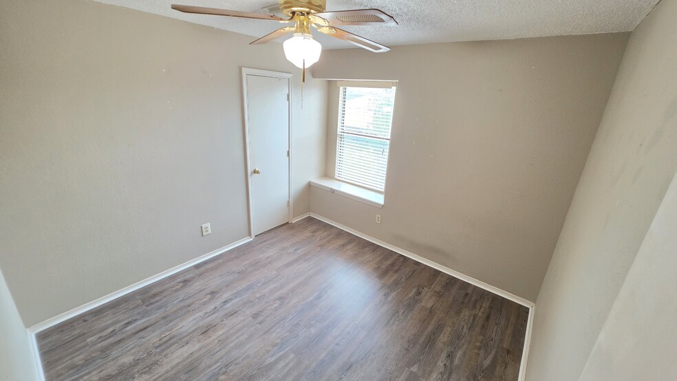 Building Photo - 6301 Fairlane Dr