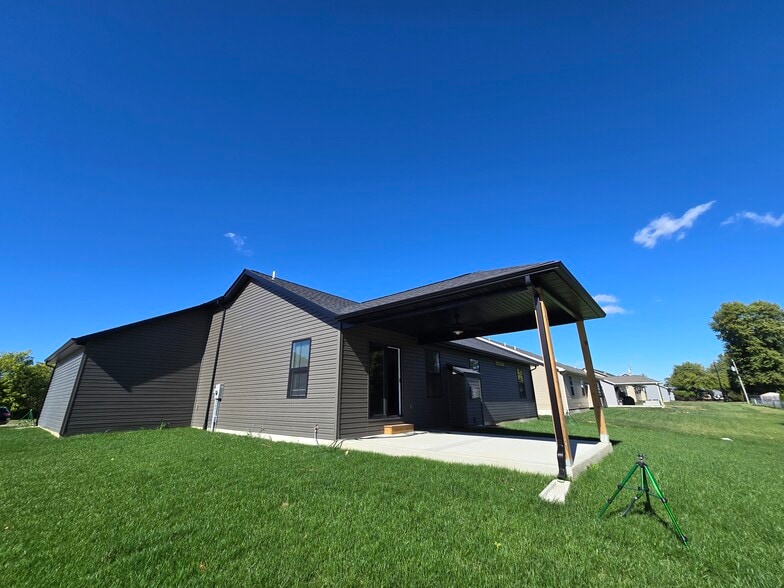 Building Photo - 2641 Cherry Farms Dr