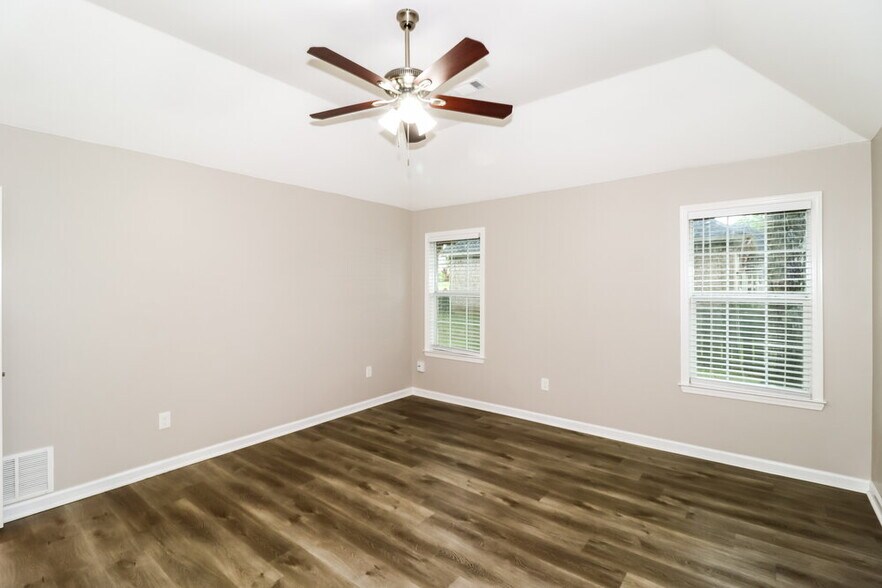 Building Photo - 35 Lakewood Cove