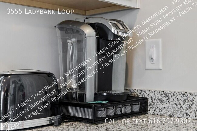 Building Photo - 3555 Ladybank Loop