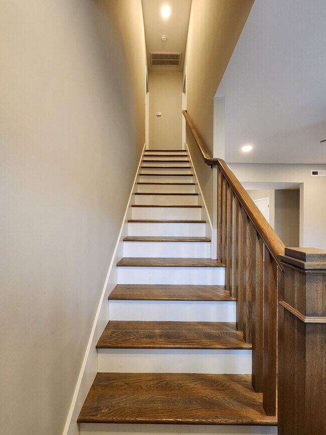 Building Photo - 1405 Brk Hl Dr