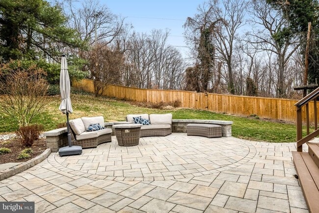 Building Photo - 1504 Wake Forest Dr