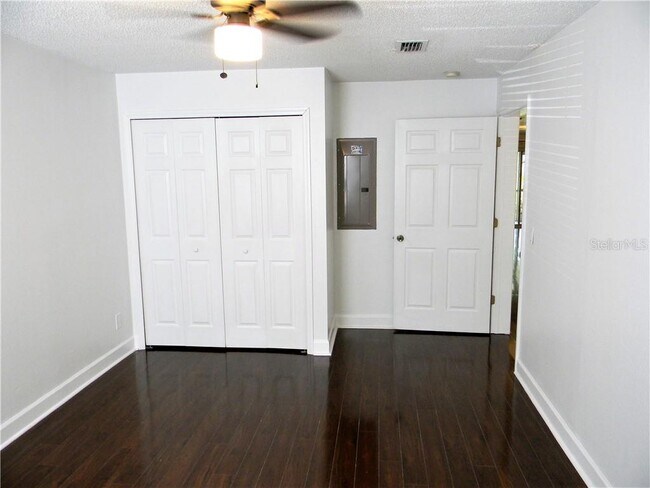 Building Photo - 8846 Coral Palms Ct