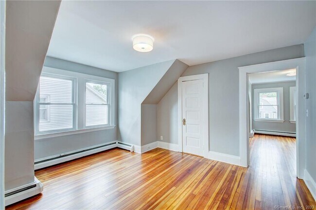 Building Photo - 34 Maplewood Ave