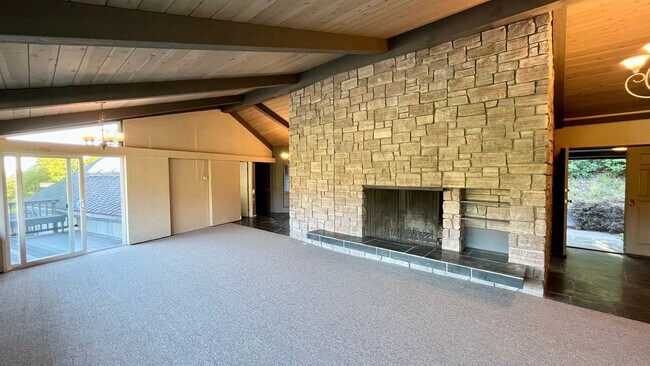 Building Photo - "The Rock" - 6 Bedroom House by Cal Poly