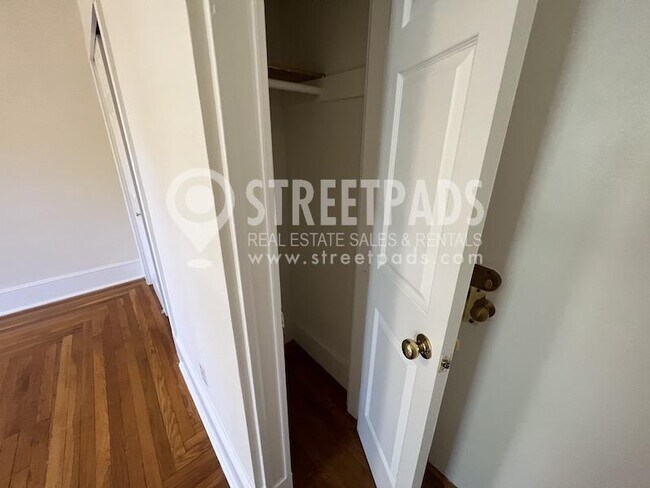 Building Photo - 1 bedroom in Brookline MA 02446