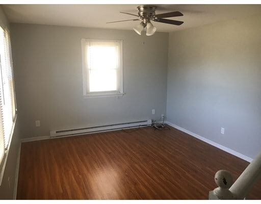 Building Photo - 32 Aster St