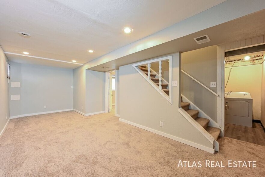 Building Photo - 2 S Macon Ct