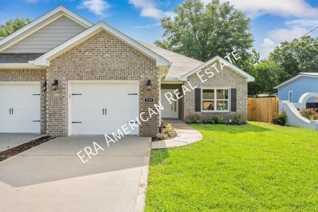 Building Photo - 721 Fairview Dr
