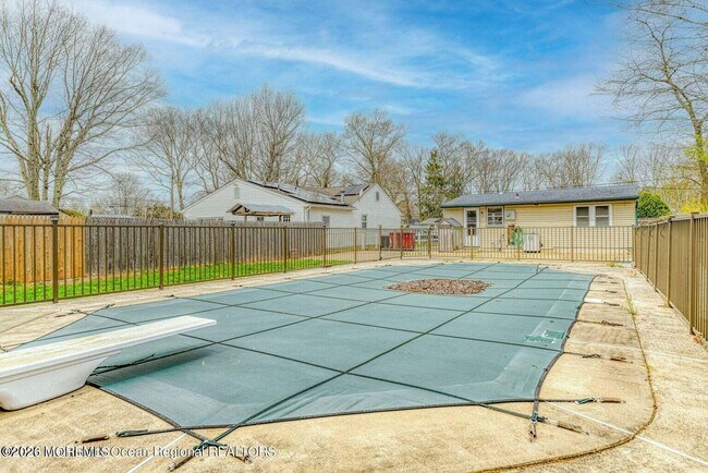 Building Photo - 208 Laurel Dr