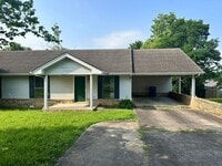 Building Photo - 1009 Northwood Dr