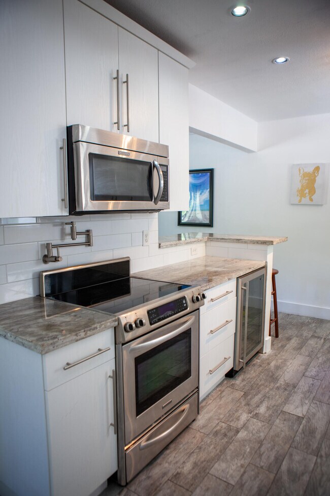 Building Photo - 5967 SW 58th Terrace