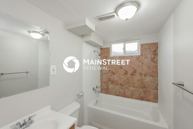Building Photo - 4 Bedroom Pet-Friendly Home in DENVER, CO ...
