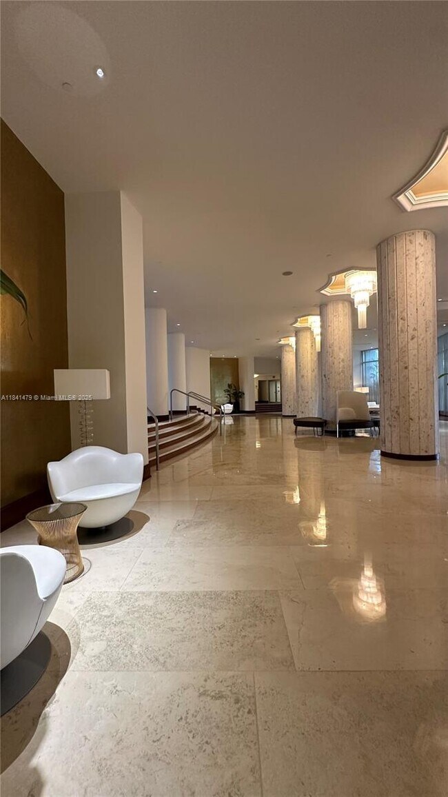 Building Photo - 5161 Collins Ave