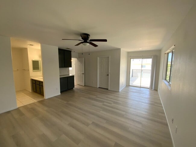 Building Photo - Modern Beach House