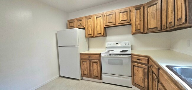 Building Photo - Sweet deal! 3bed/1bath Single Family home ...
