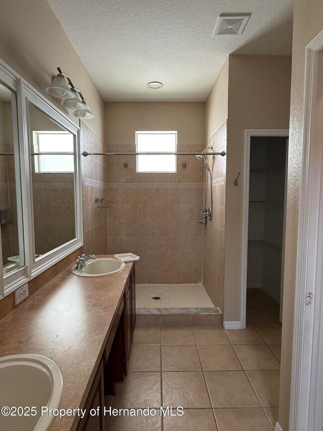 Building Photo - 184 Fairmont Dr