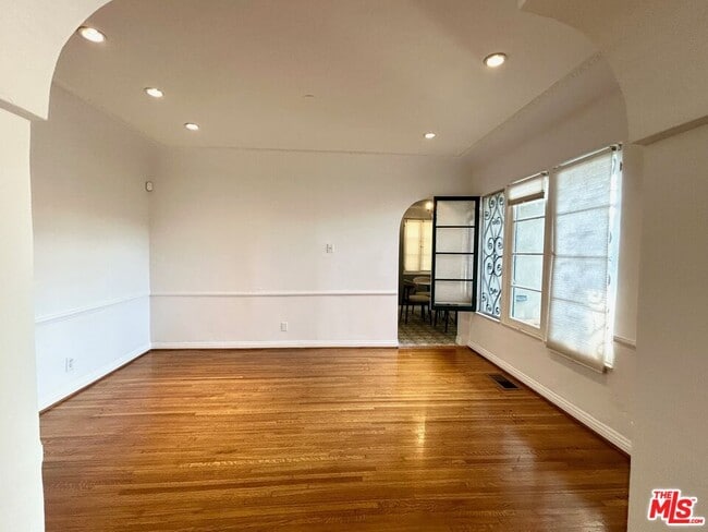 Building Photo - 8673 W Olympic Blvd