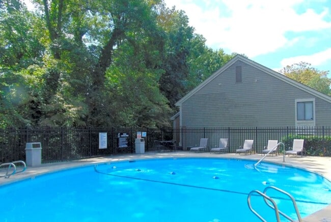 Building Photo - 1502 Benjamin Pkwy