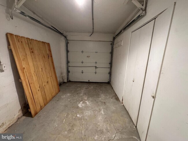 Building Photo - 412 Grange Rd