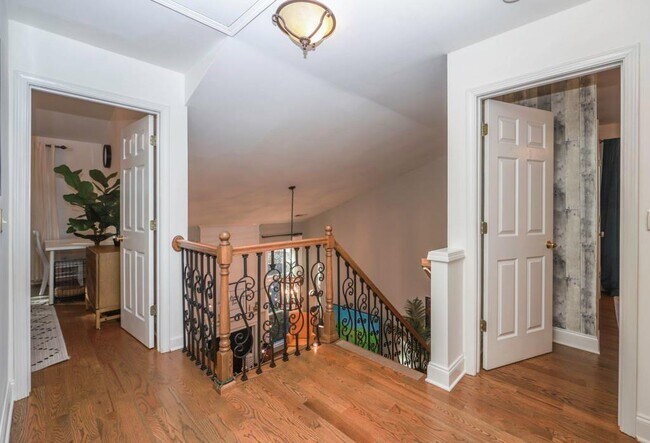 Building Photo - 9900 Barston Ct