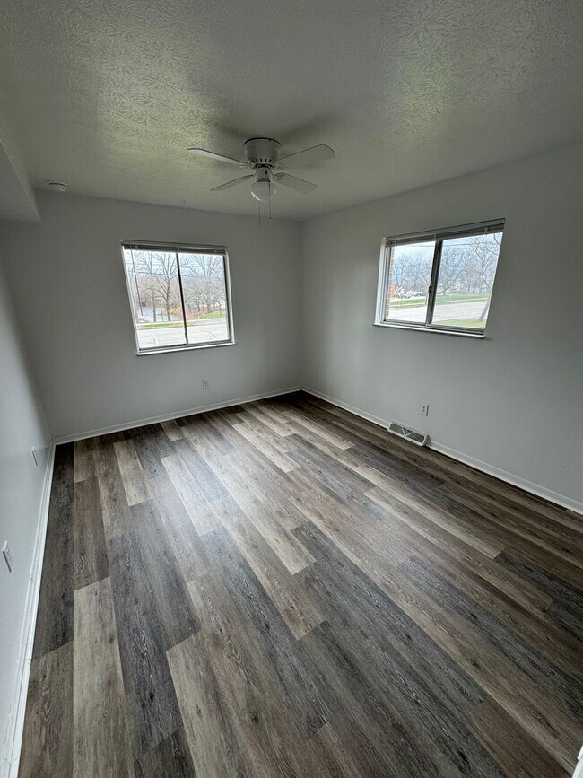 Building Photo - LMB-Stow Apts, LLC  for First Prop II