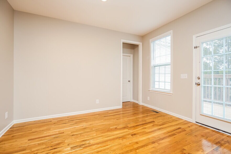 Building Photo - 1214 Saddle Brk