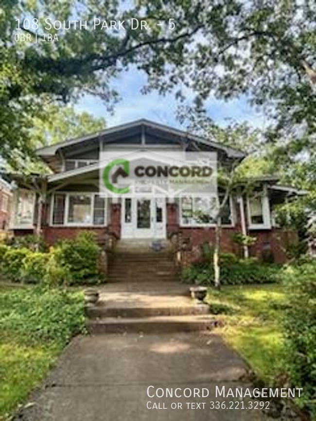 Building Photo - 108 S Park Dr