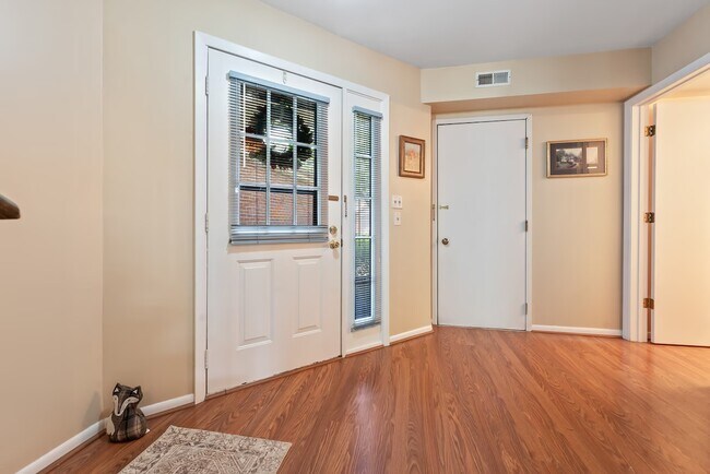 Building Photo - 573 E Windgate Ct