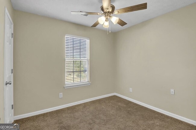 Building Photo - 40 Elisabeth Way