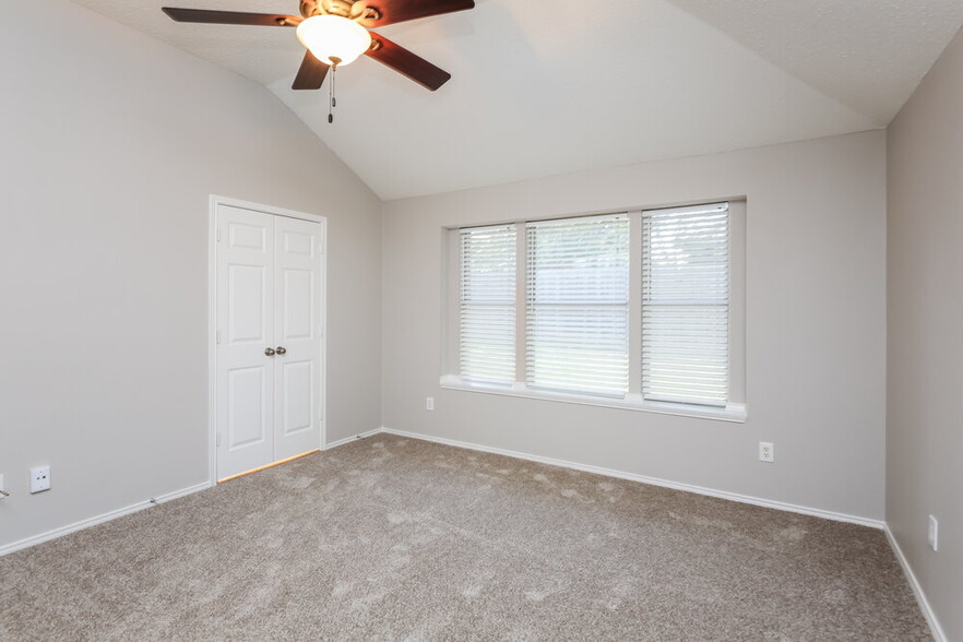 Building Photo - 6212 Bowin Dr