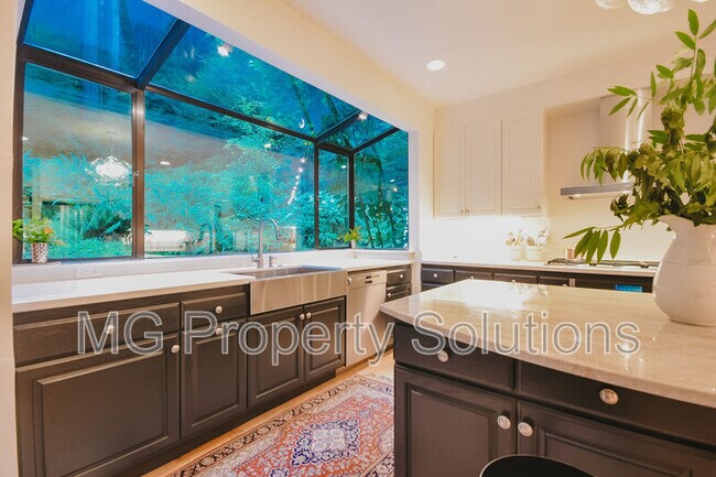 Building Photo - 7079 Lucas Valley Rd