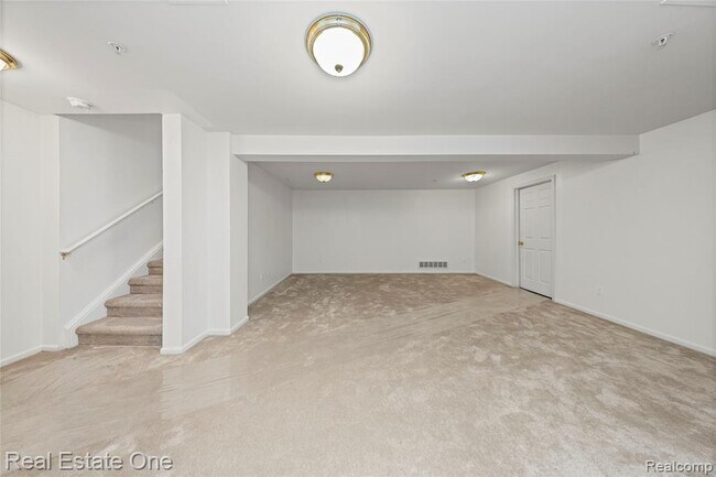 Building Photo - 23102 Alexa Dr