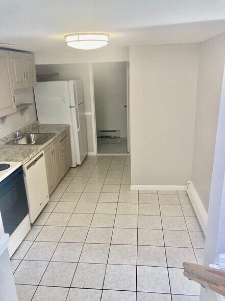 Building Photo - 16 Imperial Dr