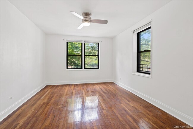 Building Photo - 102-32 65th Ave