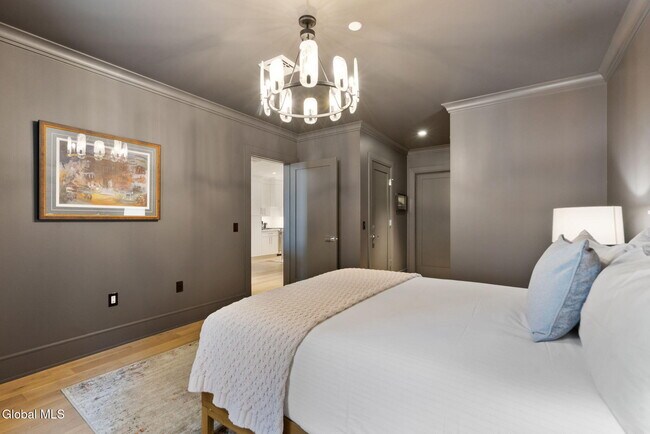 Building Photo - 19 Washington St