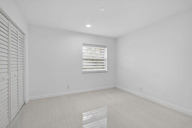 Building Photo - 7771 Blackwood Ln