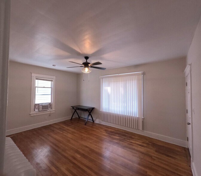 Building Photo - 4317 River Rd NW