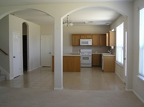 Building Photo - 178 Amber Oak Dr