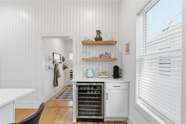 Building Photo - 1030 Kirkwood Ave SE