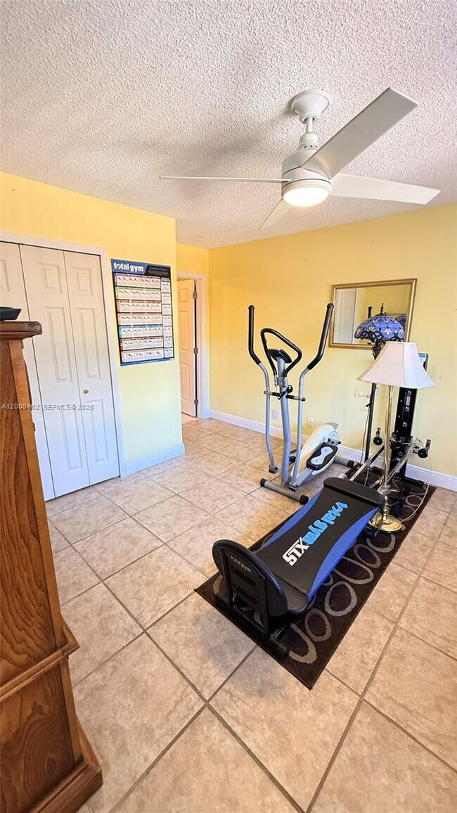 Building Photo - 6621 SW 116th Pl