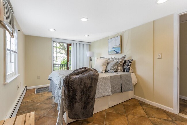 Building Photo - 102 Broughton Ave