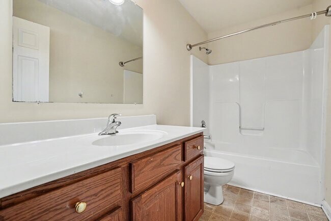 Building Photo - 65 Meade Dr