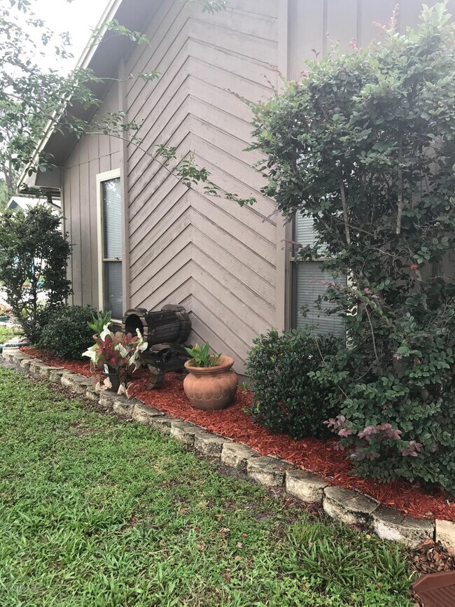 Building Photo - 8179 Crosswind Rd