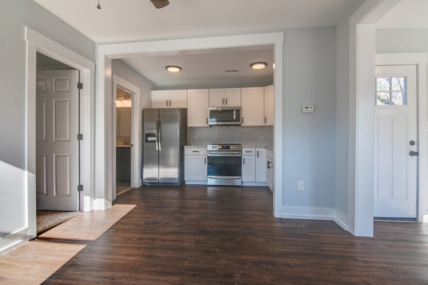 Kitchen - 515 flint st