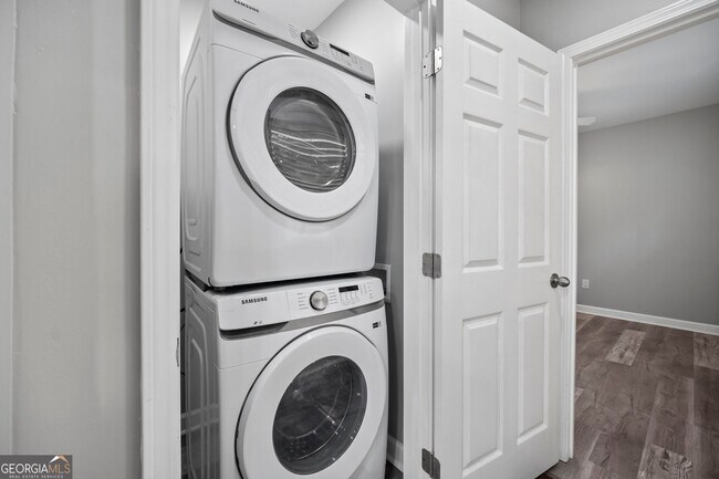 Building Photo - 1126 Briarcliff Pl NE