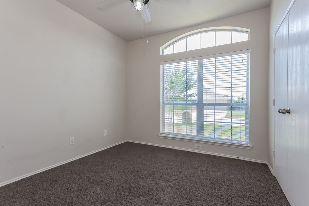 Building Photo - 10436 Fossil Hill Dr